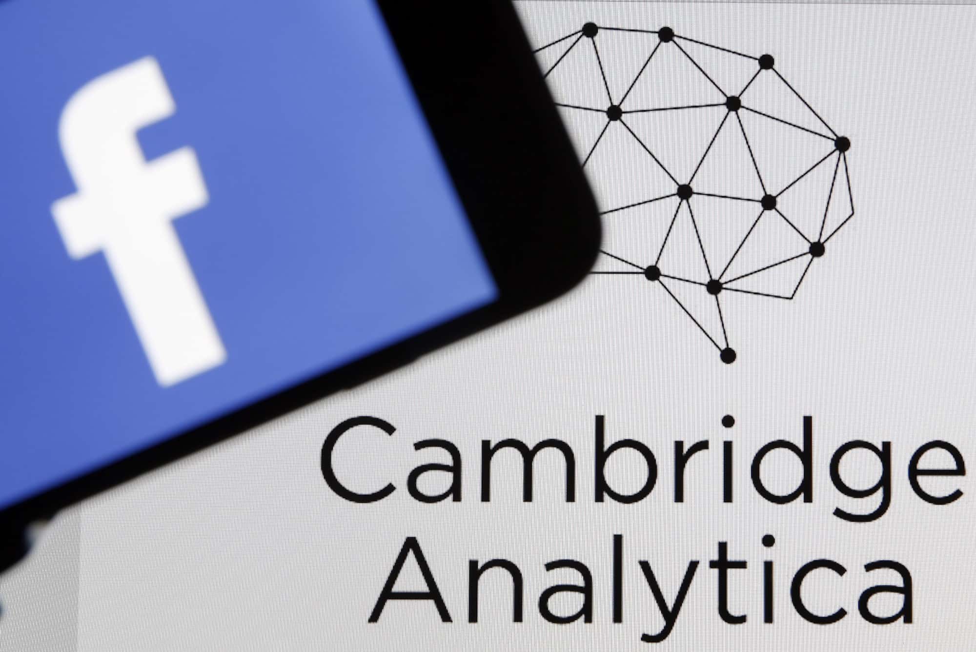 Cambridge Analytica, которую обвиняют в помощи Трампу в президентской кампании, начала процедуру банкротства