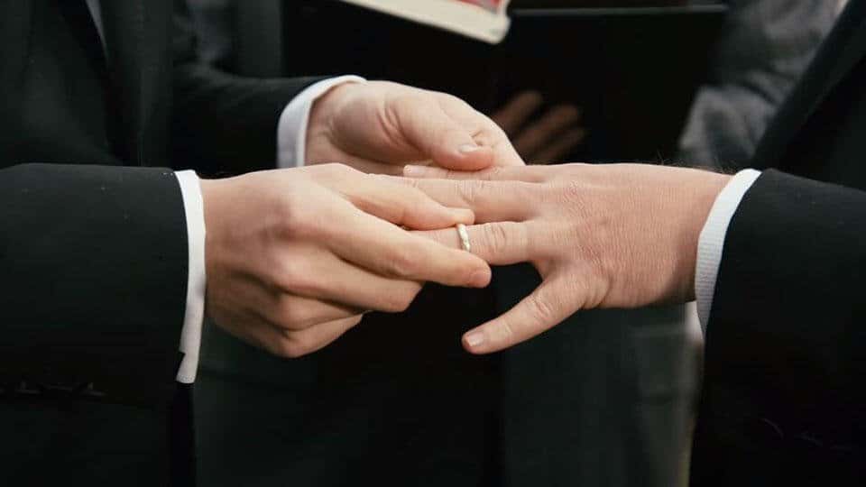 Парламент Швейцарии одобрил однополые браки