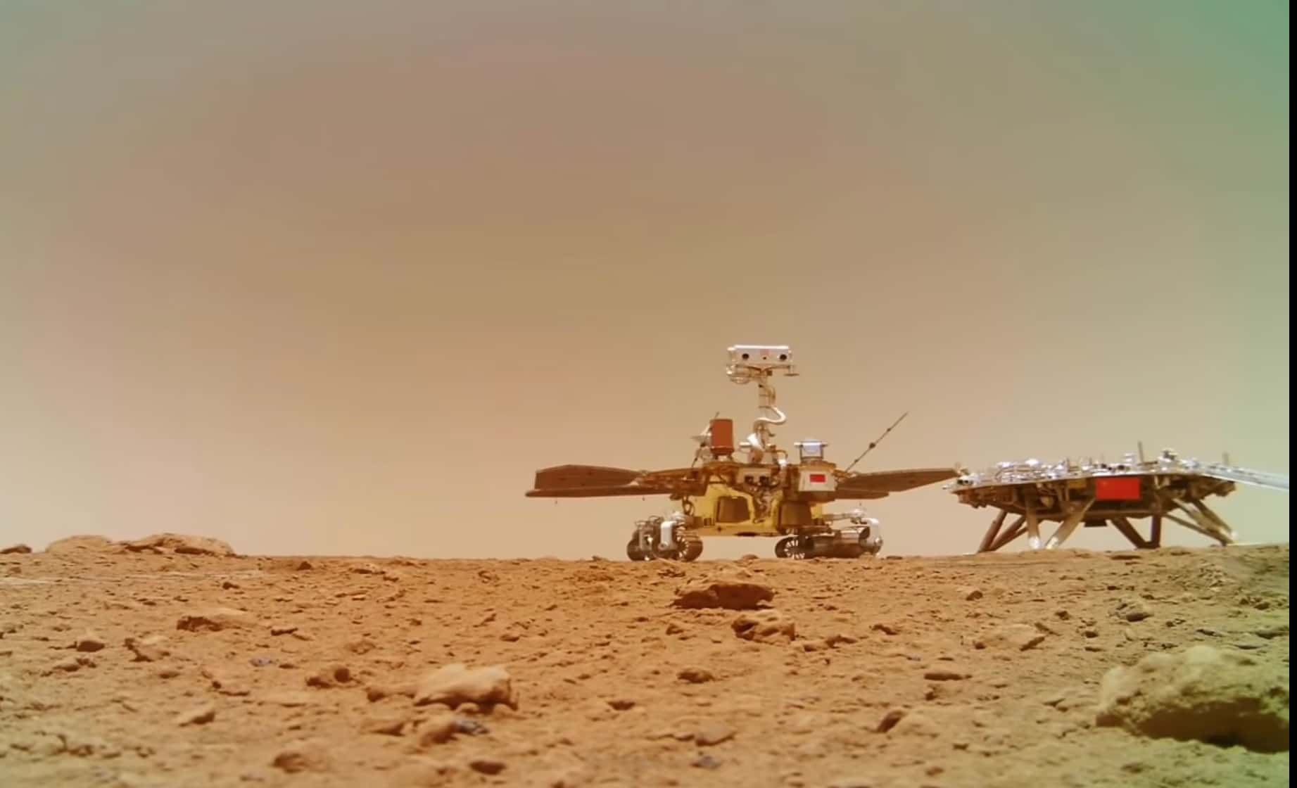 Космическое управление Китая показало видео, снятое на Марсе 