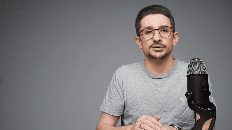 Против журналиста Майкла Наки возбудили уголовное дело о «фейках» про российскую армию — «Медиазона»