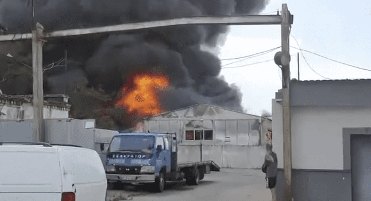 В оккупированном Херсоне загорелся российский военный склад. Никаких обстрелов перед этим не было