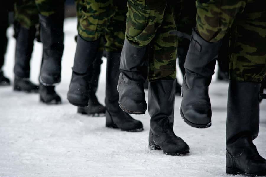 «Если мы будем первые, то и другие начнут». Родственники солдат-«отказников» въехали в «ЛНР» «вызволять детей» из спеццентра