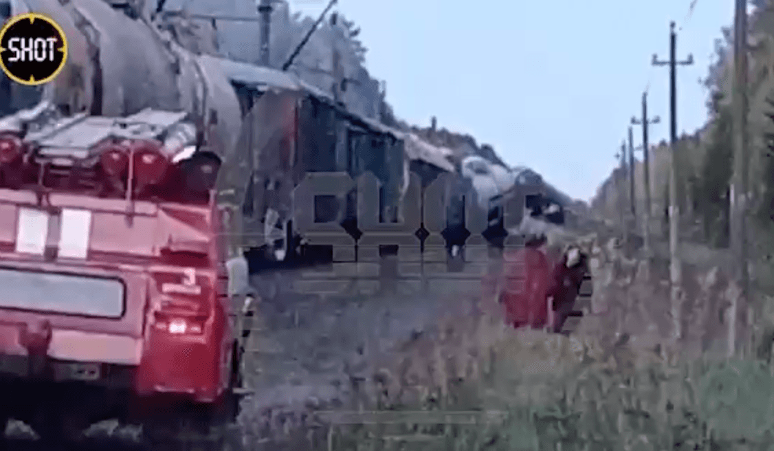 Из-за подрыва ж/д путей в Брянской области опрокинулись 20 вагонов грузового поезда — Mash