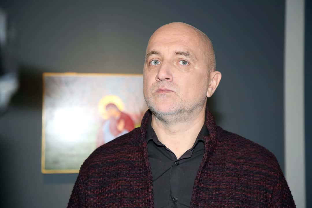 Захар Прилепин рассказал, что сам сидел за рулем взорванного автомобиля
