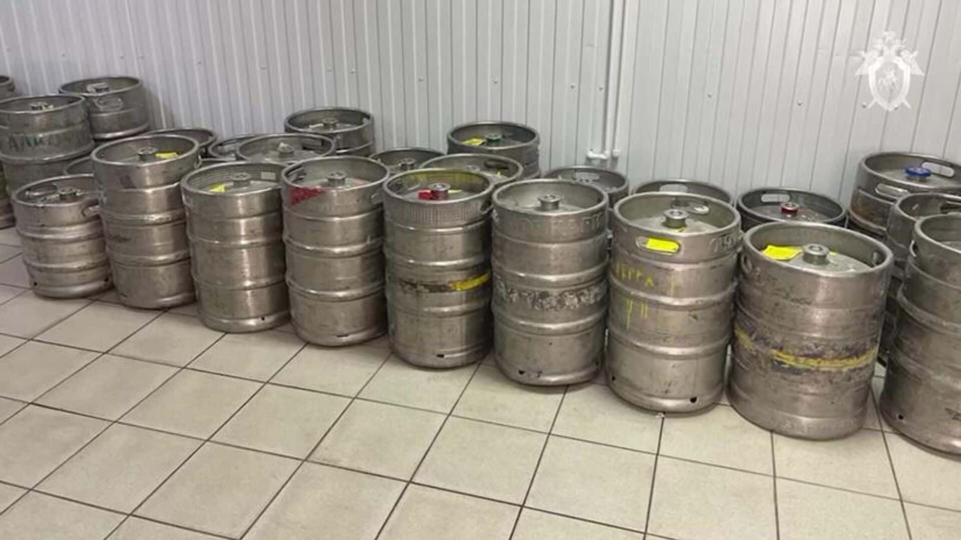 После отравления напитком «Мистер Сидр» погибли 28 человек в семи регионах. В сидре нашли примеси метанола и этилбутирата