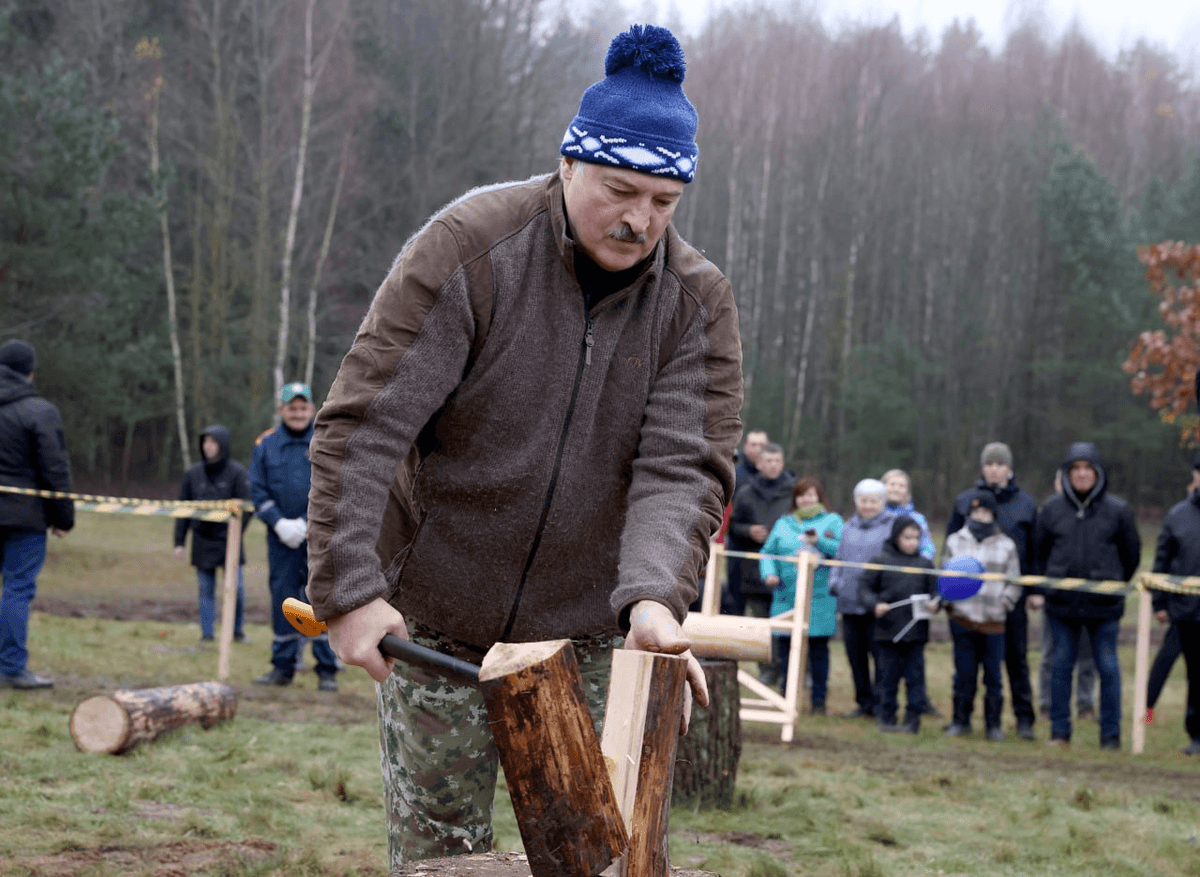 СМИ: Лукашенко строит под Сочи огромную резиденцию в горах. Это запасной аэродром для его отъезда из Беларуси, говорят эксперты
