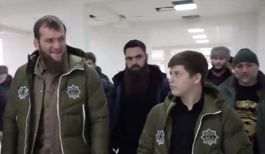  «Проект» подтвердил гибель людей, отвечавших за воспитание сына Кадырова. Они умерли на фоне компрометирующих слухов об Адаме Кадырове