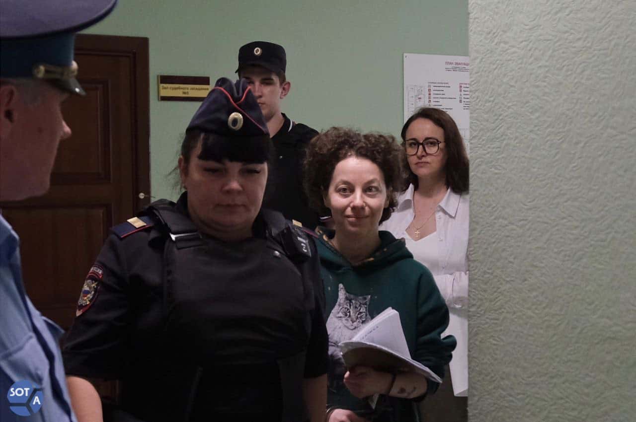 Адвокаты Евгении Беркович и Светланы Петрийчук подтвердили, что гособвинение запросило для подсудимых по шесть лет колонии