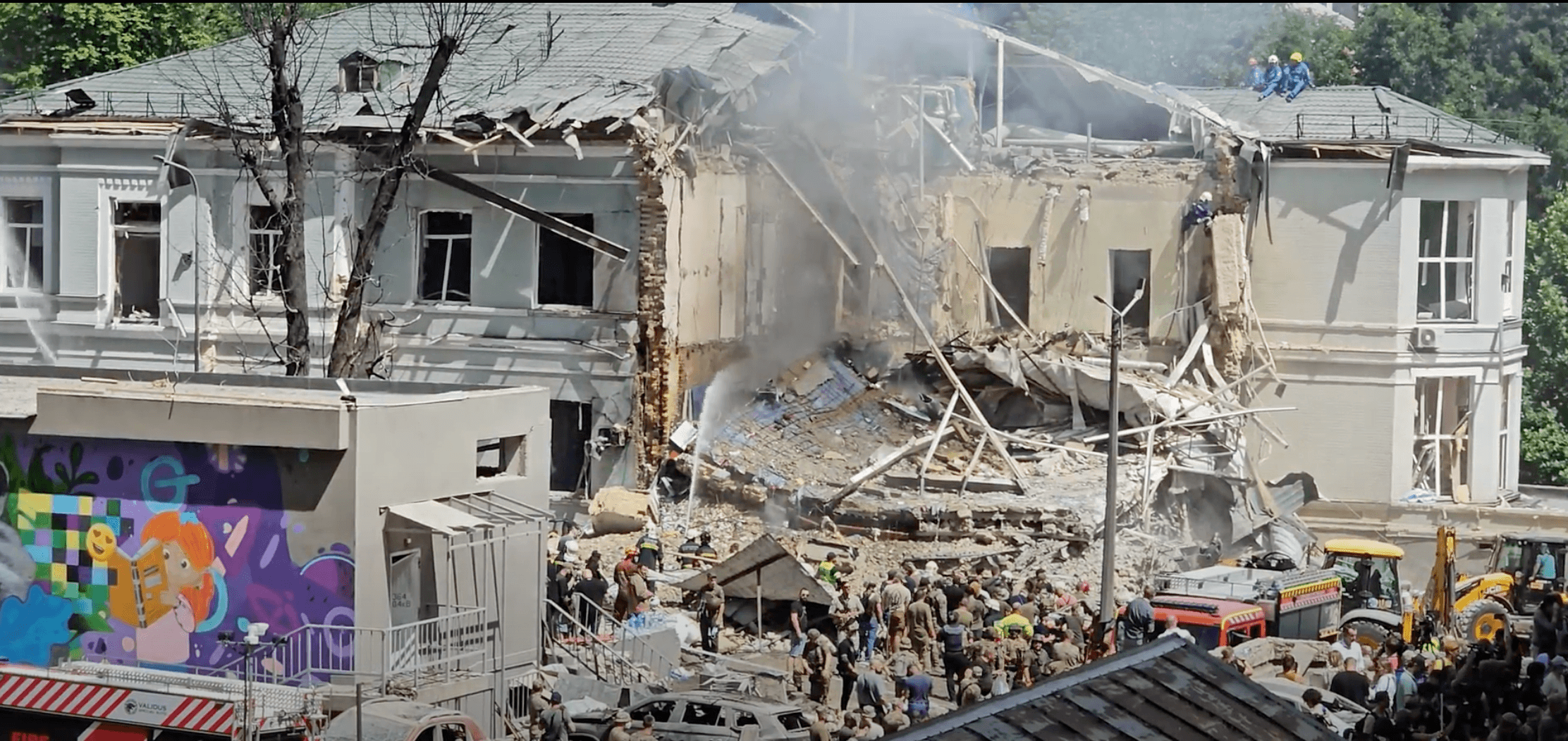 Врач больницы «Охматдет» рассказал, что во время ракетного удара медики прикрыли телами ребенка в операционной