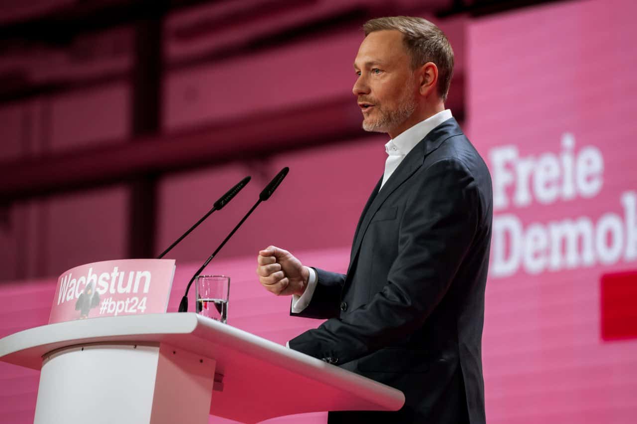 Канцлер Германии уволил министра финансов