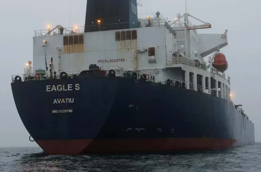 Финляндия сняла арест с танкера Eagle S, подозреваемого в обрыве кабеля, часть экипажа под следствием. Судно может входить в «теневой флот»