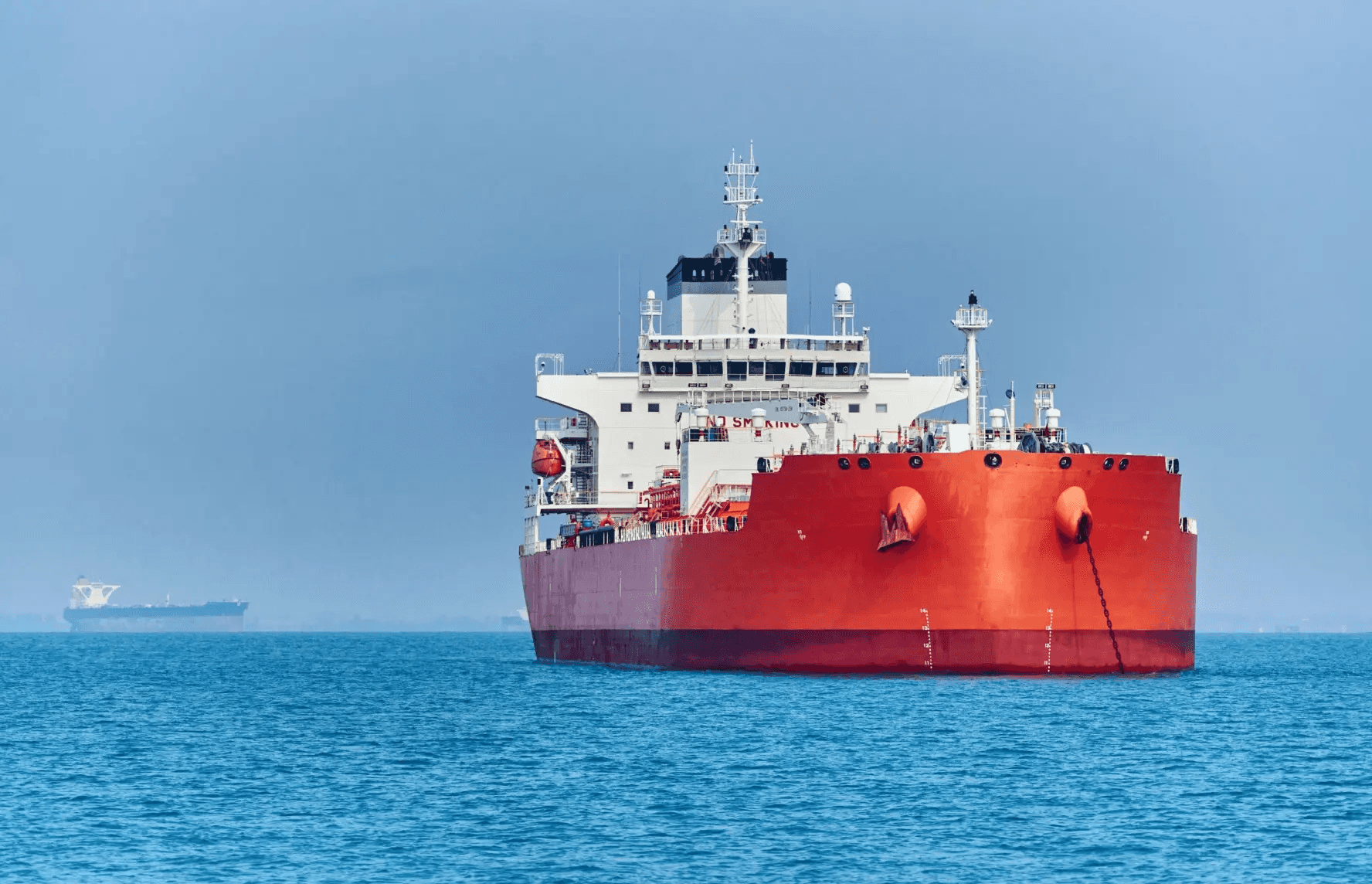 Великобритания ввела санкции против более чем ста танкеров «теневого флота». В списке есть суда из расследований The Insider