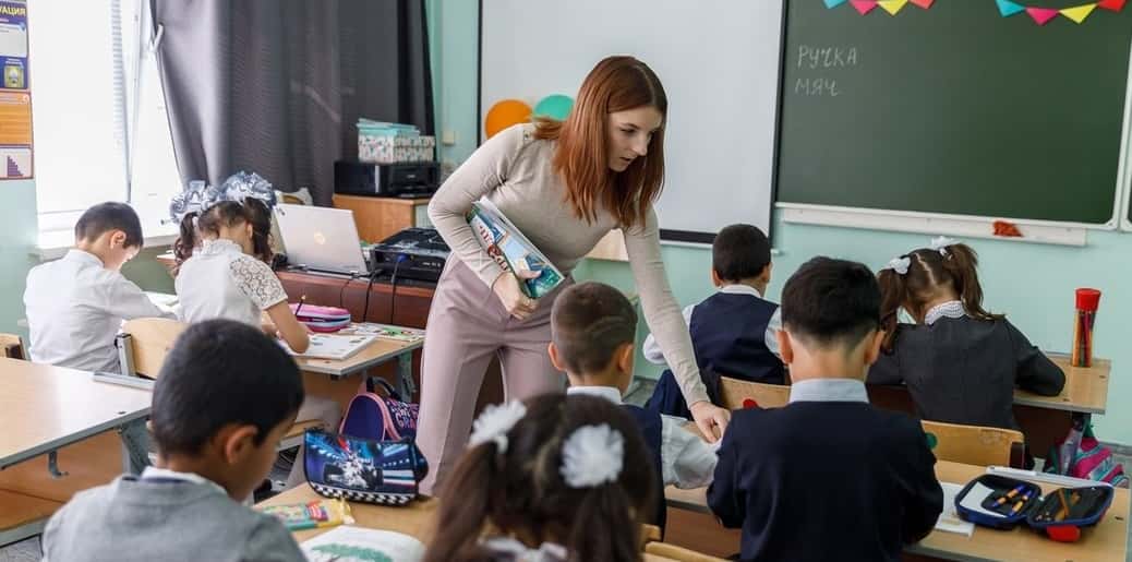 Школы будут сообщать в МВД РФ данные детей мигрантов. «Социализирующую функцию школы резко ослабили, а контрольную раздувают» — социолог