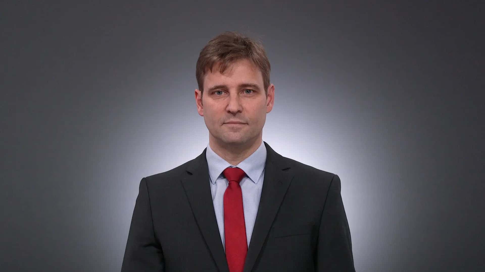 Партия «Альтернатива для Германии» исключила из фракции своего депутата Роберта Риша за участие в съезде ультраправых в Санкт-Петербурге