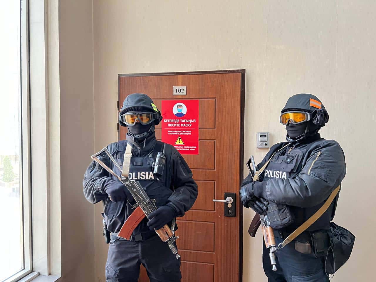 В Казахстане силовики пришли с обысками в редакцию издания Orda и домой к главному редактору