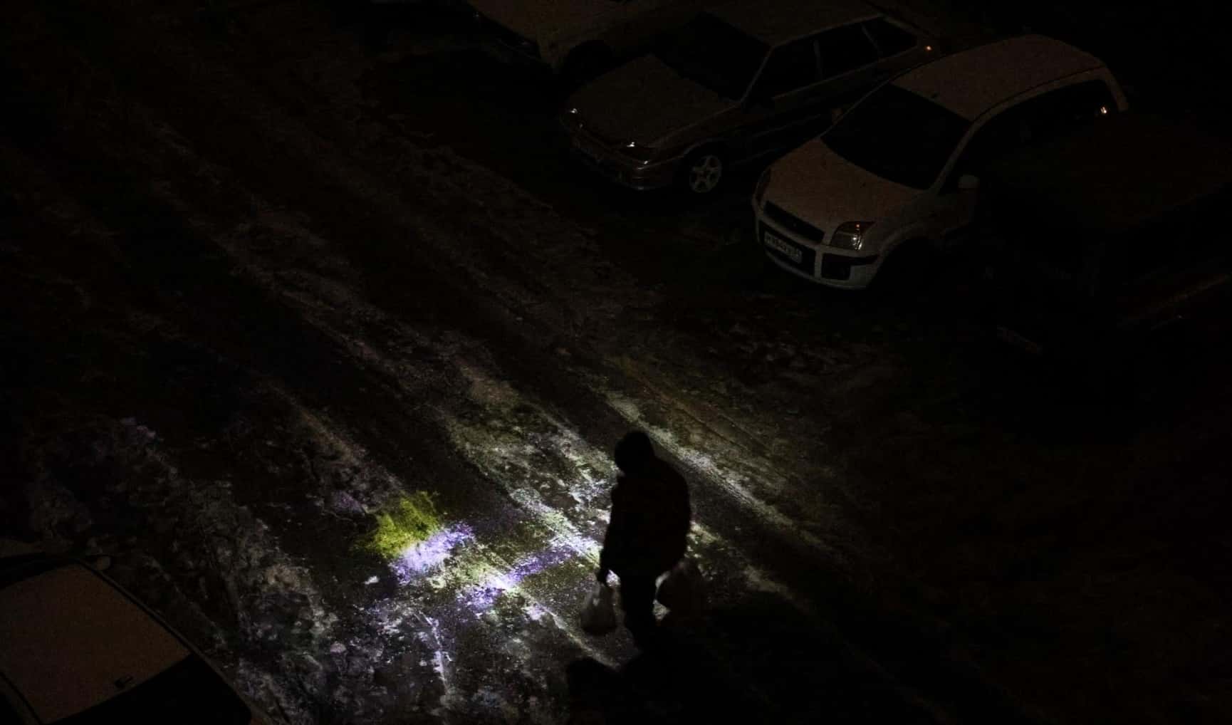 Власти Белгородской области обходят дома и убеждают жителей покупать генераторы на фоне масштабного блэкаута