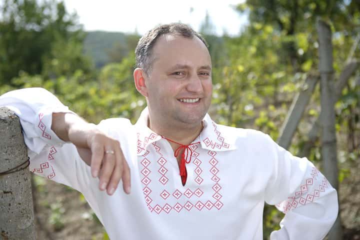 Царь Додон. Кремль готовит шампанское накануне выборов президента Молдавии