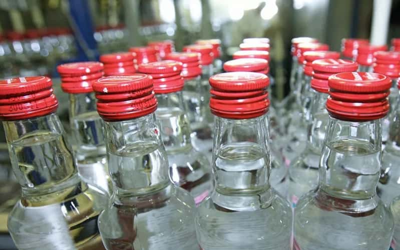 Число умерших от отравления метанолом в Свердловской области выросло до 30