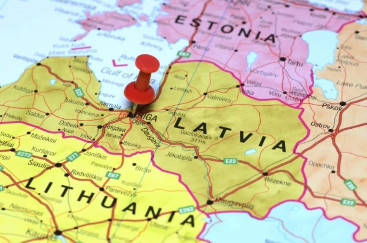 Россия высылает десять дипломатов посольств Литвы, Латвии и Эстонии в ответ на высылку странами десяти российских дипломатов