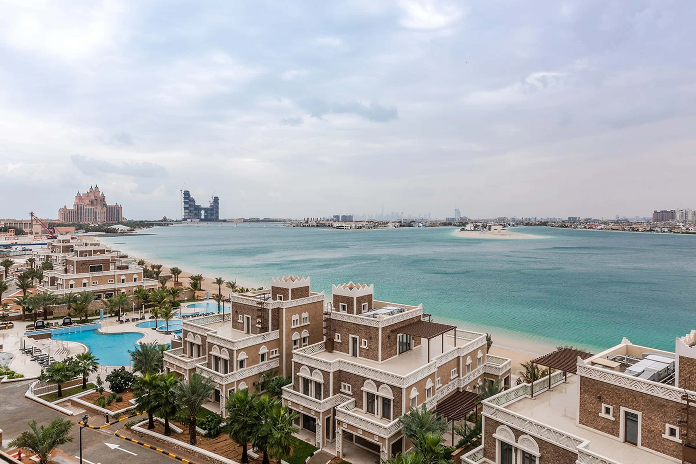 «Важные истории»: в Дубае обнаружена недвижимость более ста российских депутатов, чиновников, соратников Кадырова и фигурантов уголовных дел