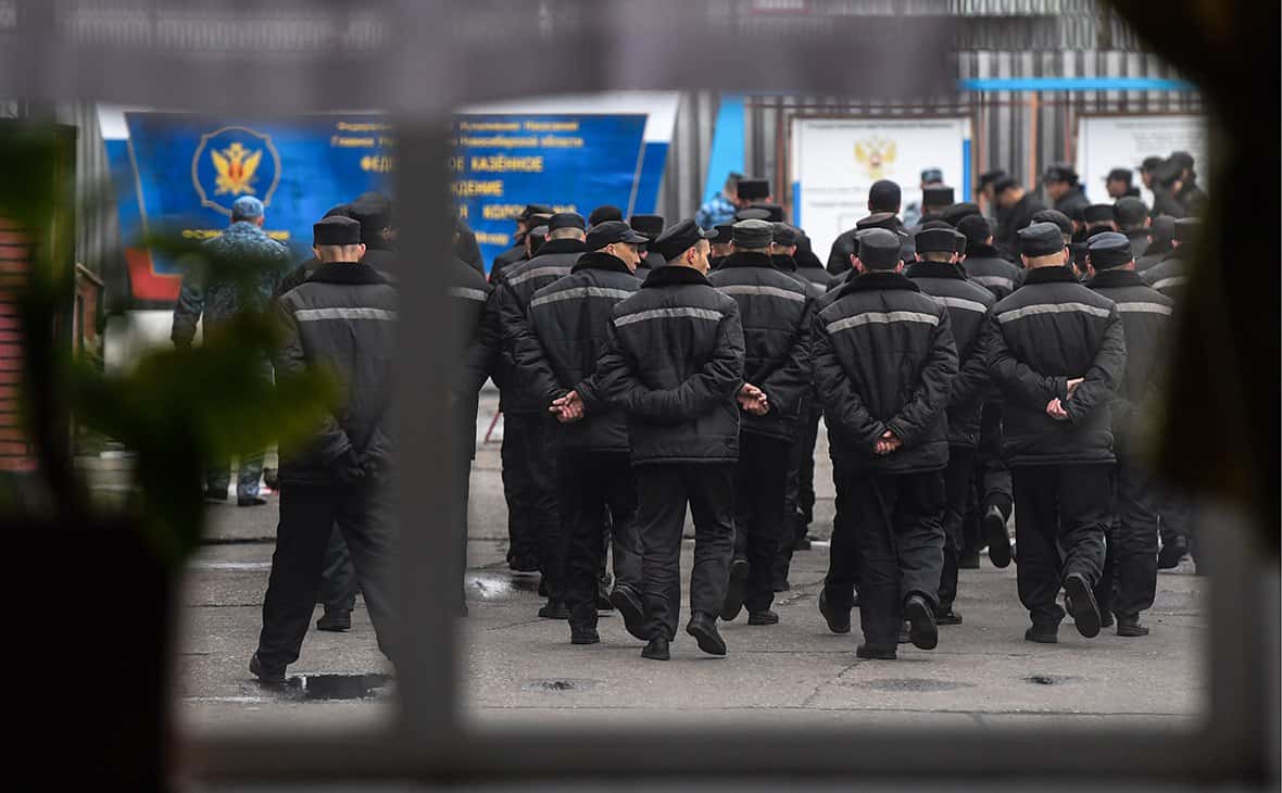 ЧВК «Вагнер» вербует заключенных колоний Петербурга, чтобы те шли впереди и «искали нацистов» на Донбассе — «Важные истории»