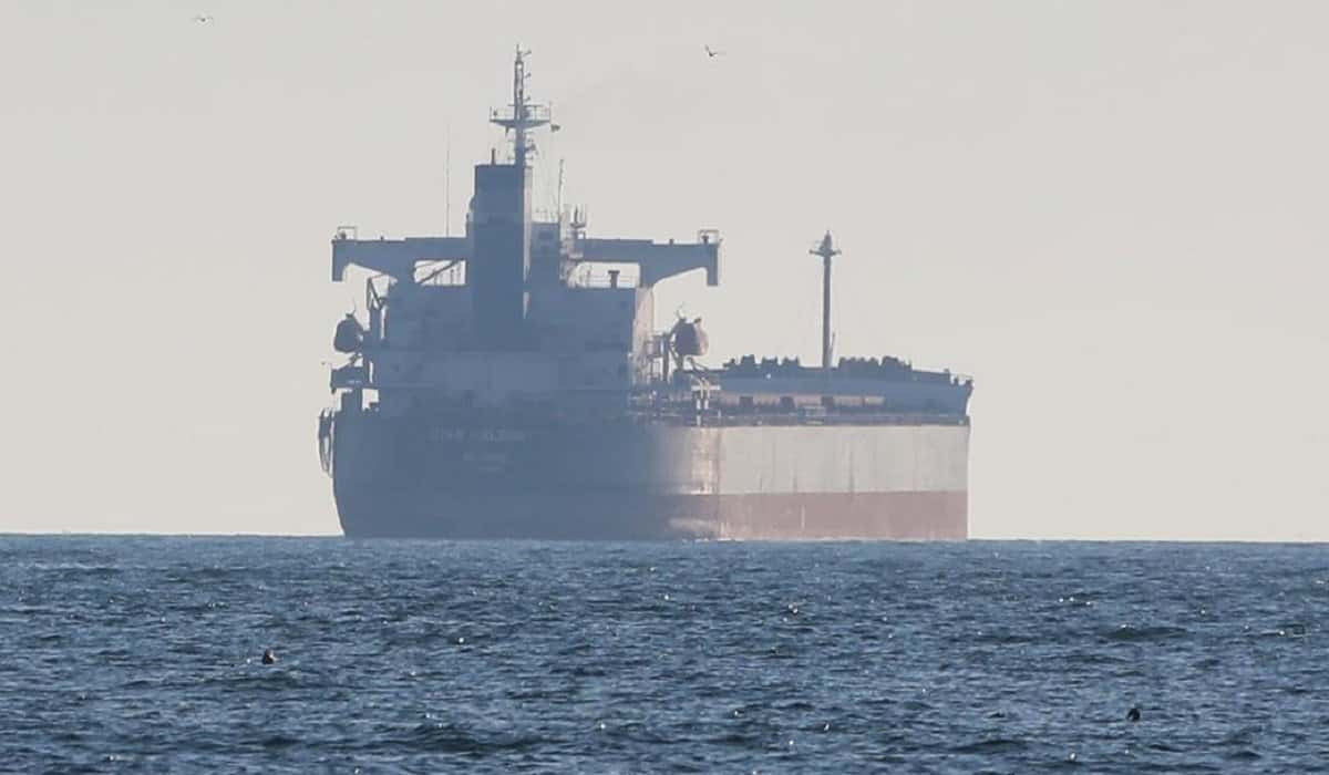 «Если РФ начинает обстрел кораблей, будут более жесткие санкции» — украинский эксперт о караване судов с зерном, вышедшем из портов Одессы 