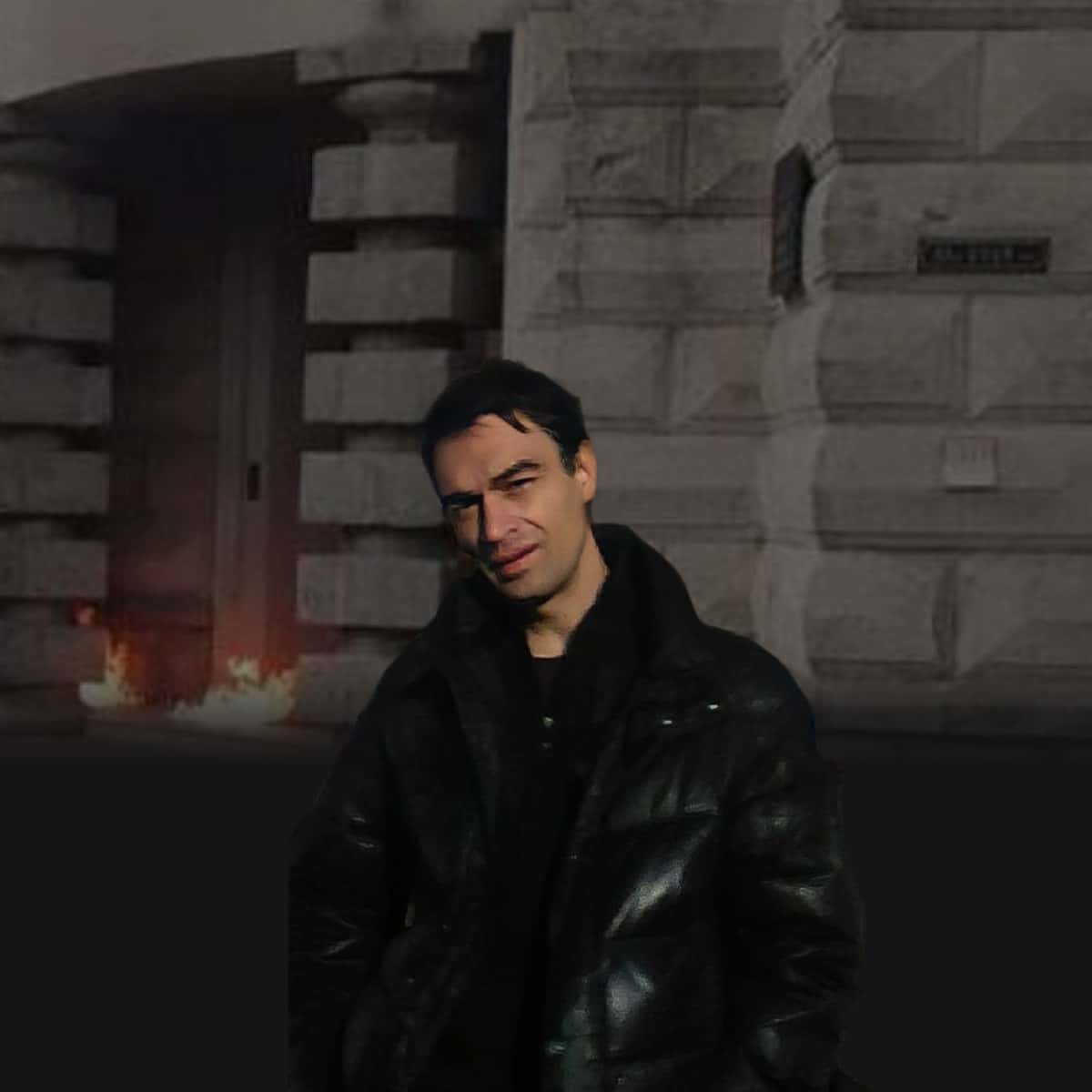 «Били током, я терял сознание, на голове был мешок». Активист, которого обвиняют в поджоге здания ФСБ, рассказал о пытках при задержании