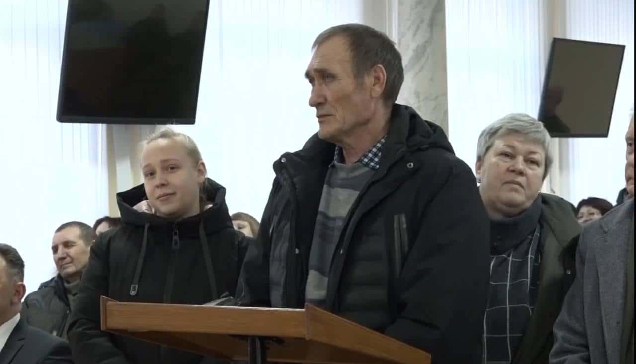 Выжившим в Макеевке мобилизованным организовали телемост с родными. О тех, кто погиб, родственникам до сих пор не сообщают