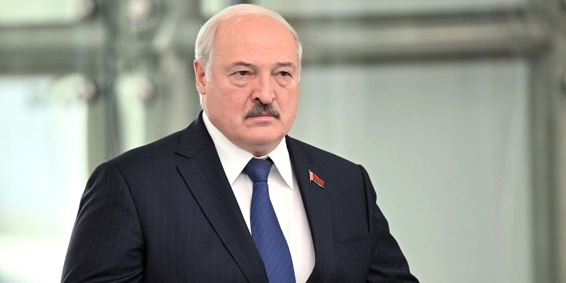 Лукашенко подписал закон о смертной казни для чиновников и военных за госизмену