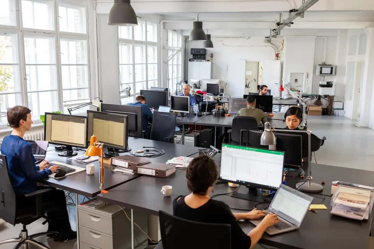 Искусственный интеллект отберет рабочие места преимущественно у женщин — исследование