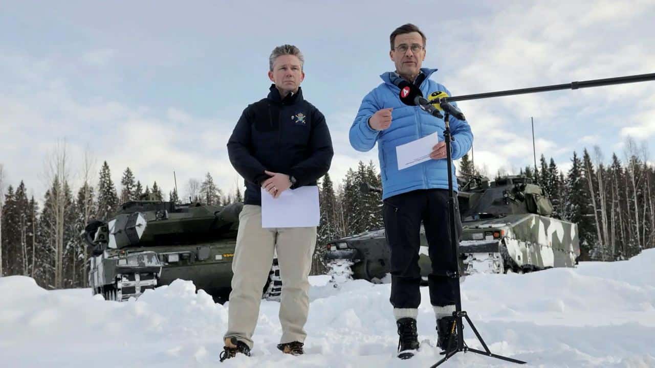 Войска НАТО могут быть размещены в Швеции до ее официального вступления в альянс, заявили власти страны