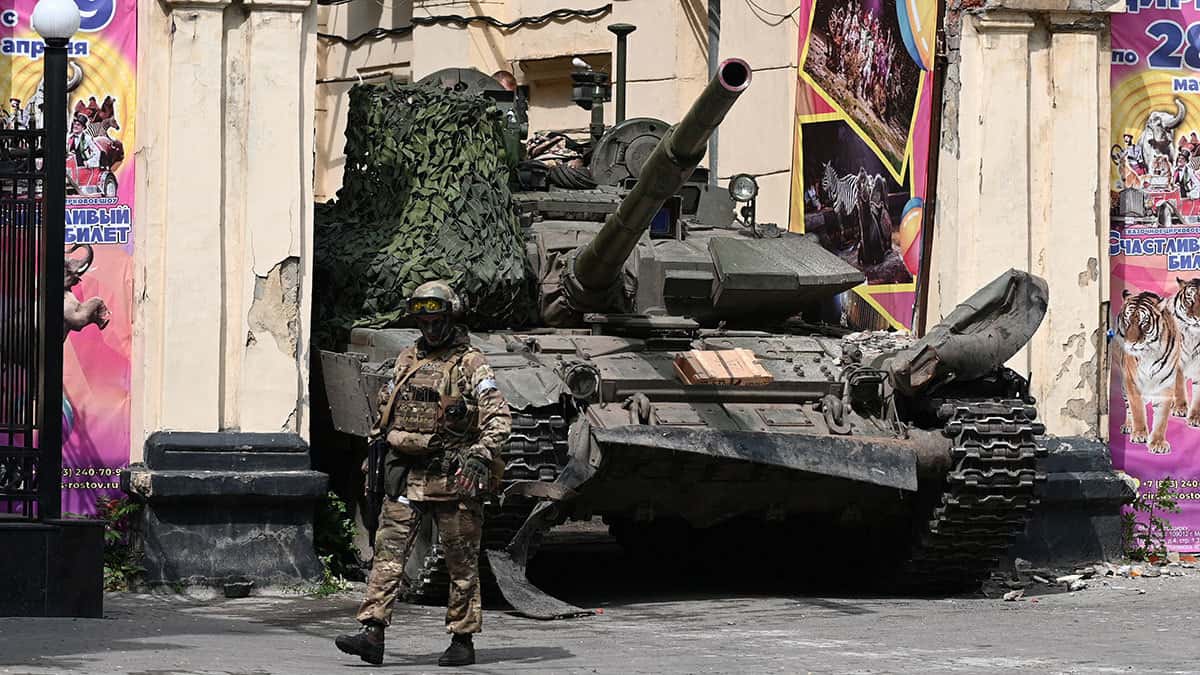 ЧВК Вагнера передаст тяжелую военную технику подразделениям ВС РФ — Минобороны