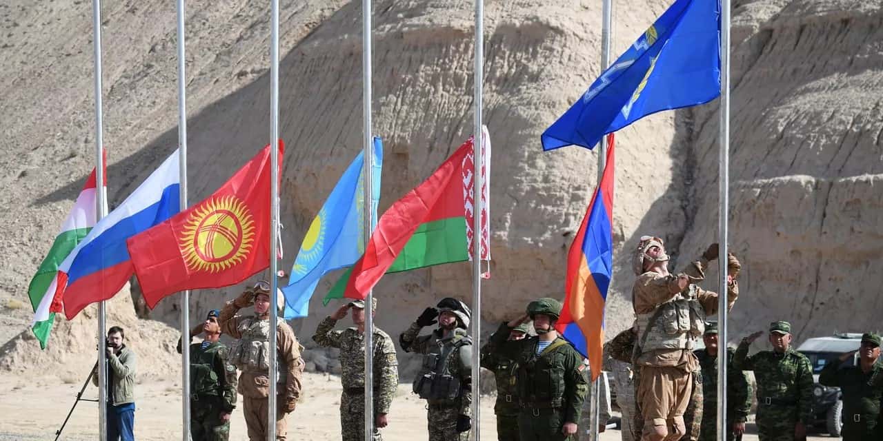 «Россия недовольна прозападным курсом Армении, но не пытается ее защитить» — эксперт. Азербайджан стягивает войска к границам Армении