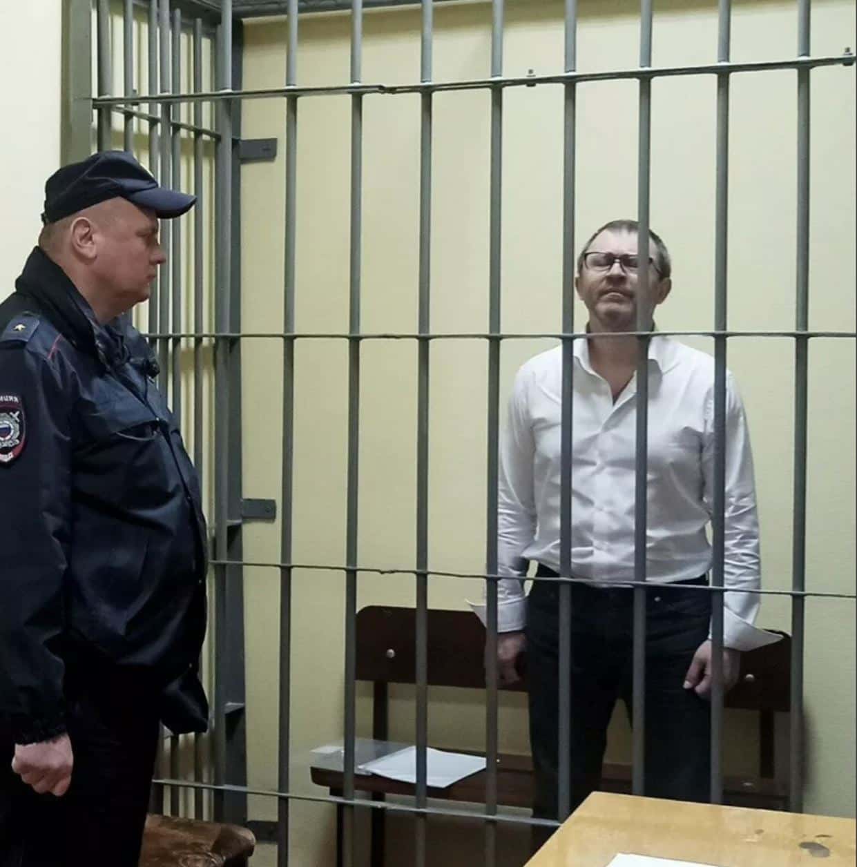 Крымского депутата-единоросса приговорили к 16 годам колонии по делу о госизмене