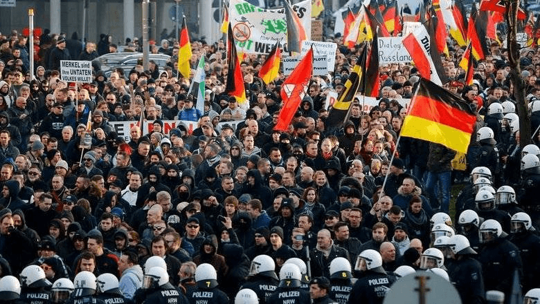 Европейские ультраправые будут добиваться бана для эмигрантов из Африки, перемирия в Украине и российского газа в 2024 году