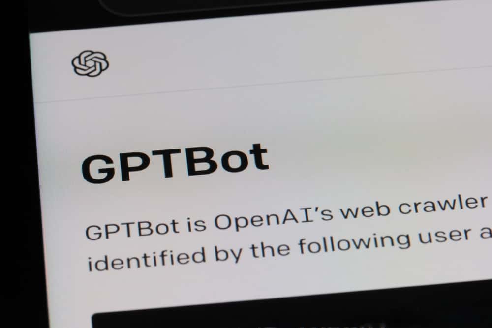 «Ъ»: Роскомнадзор пытается заблокировать возможности ChatGPT