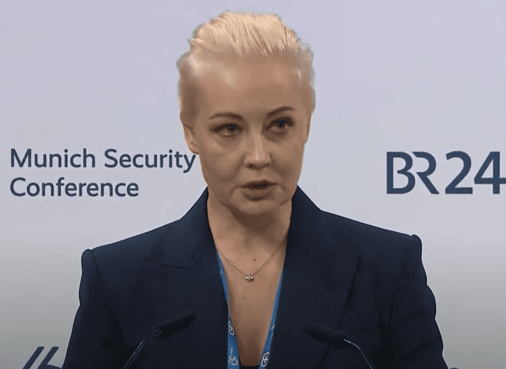 «Они ответят за то, что сделали с нашей страной и с моим мужем». Юлия Навальная выступила с обращением в связи с новостями о смерти мужа