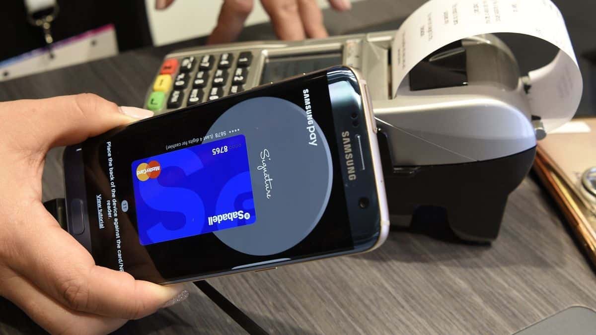 Система бесконтактных платежей Samsung Pay прекращает работать с картами «Мир» и уходит из России