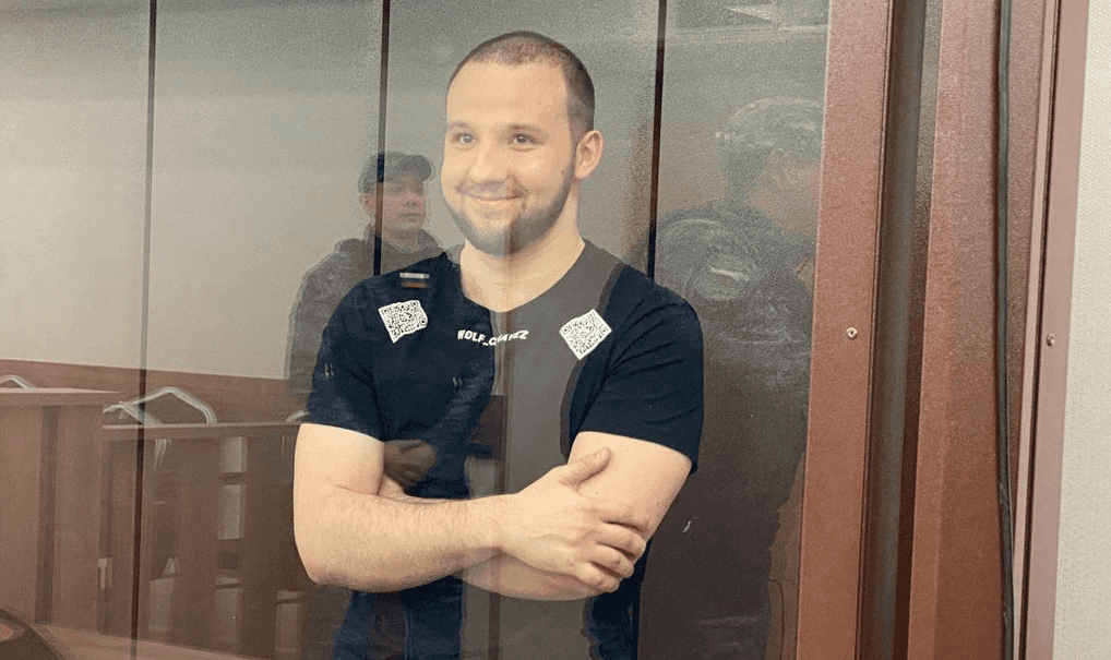 Илью Бабурина, пытавшегося поджечь военкомат в Новосибирске, приговорили к 25 годам колонии 