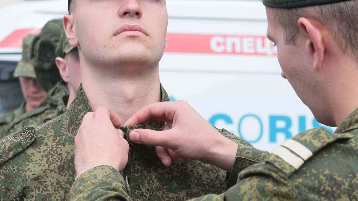 В Челябинске срочникам пришли выплаты за подписание контракта с Минобороны. Они говорят, что ничего не подписывали — 74.ru