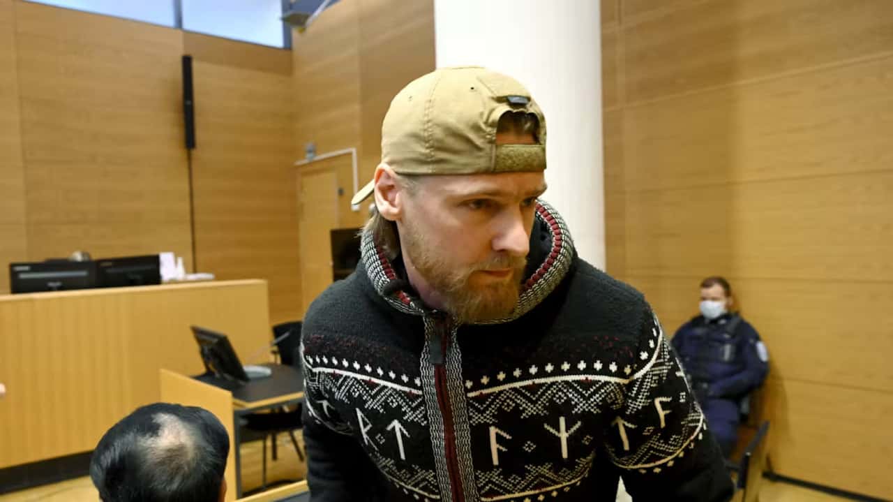 Финляндия предъявила обвинения прокремлевскому неонацисту-убийце Воиславу Тордену. Он известен пытками и издевательствами над пленными