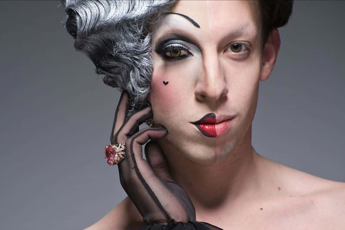 Владелицу квир-клуба Black Clover в Кирове и трех дрэг-артистов обвинили в экстремизме. Об их судьбе после рейда полиции ничего не известно