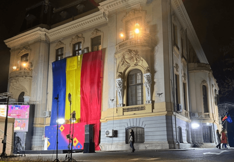 На парламентских выборах в Румынии побеждает партия премьер-министра Чолаку. Он сам не смог пройти во второй тур на выборах президента