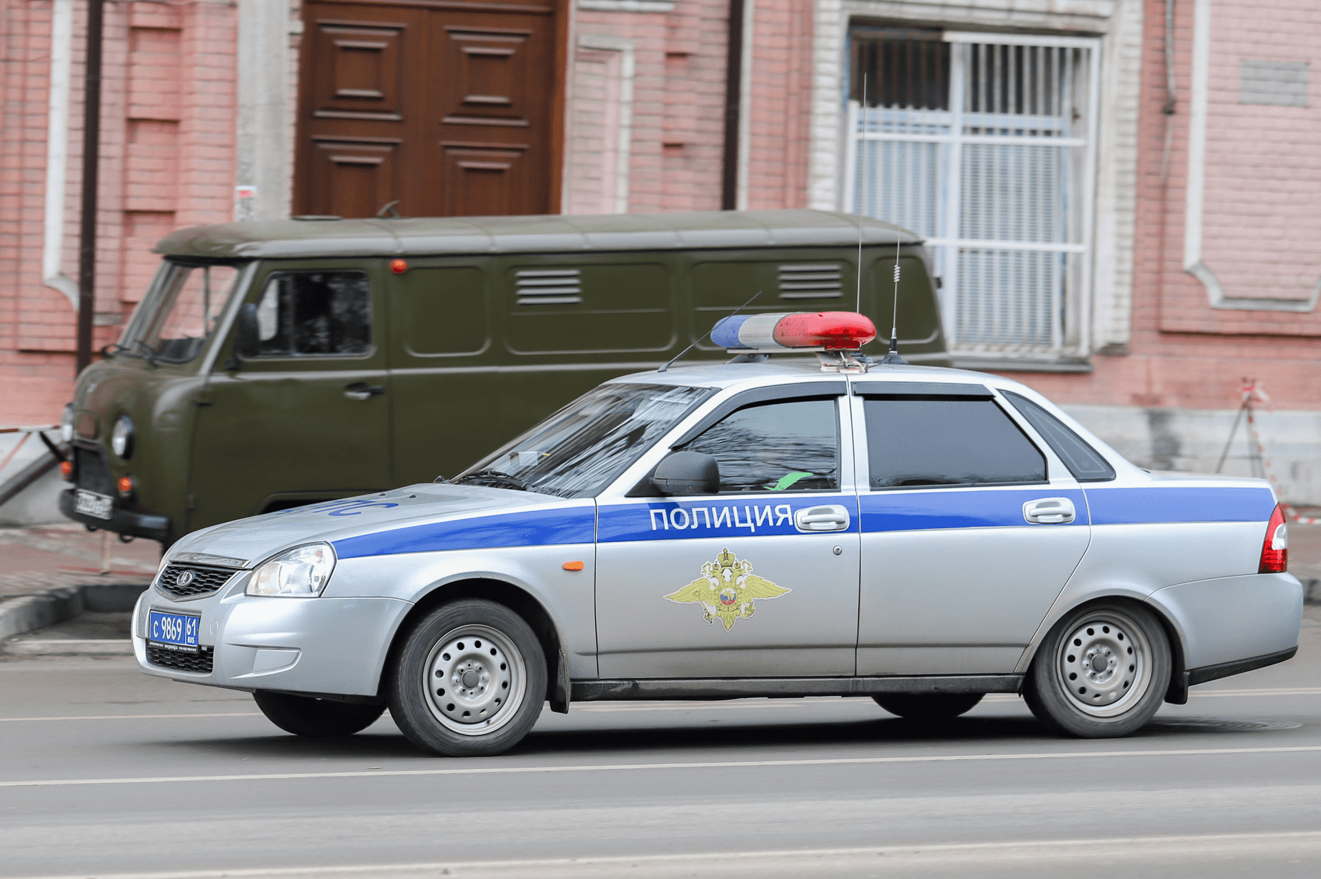 В Подмосковье пенсионерка подожгла автомобиль полицейского, пока того отвлекала вторая пенсионерка с заявлением о краже шубы — Baza