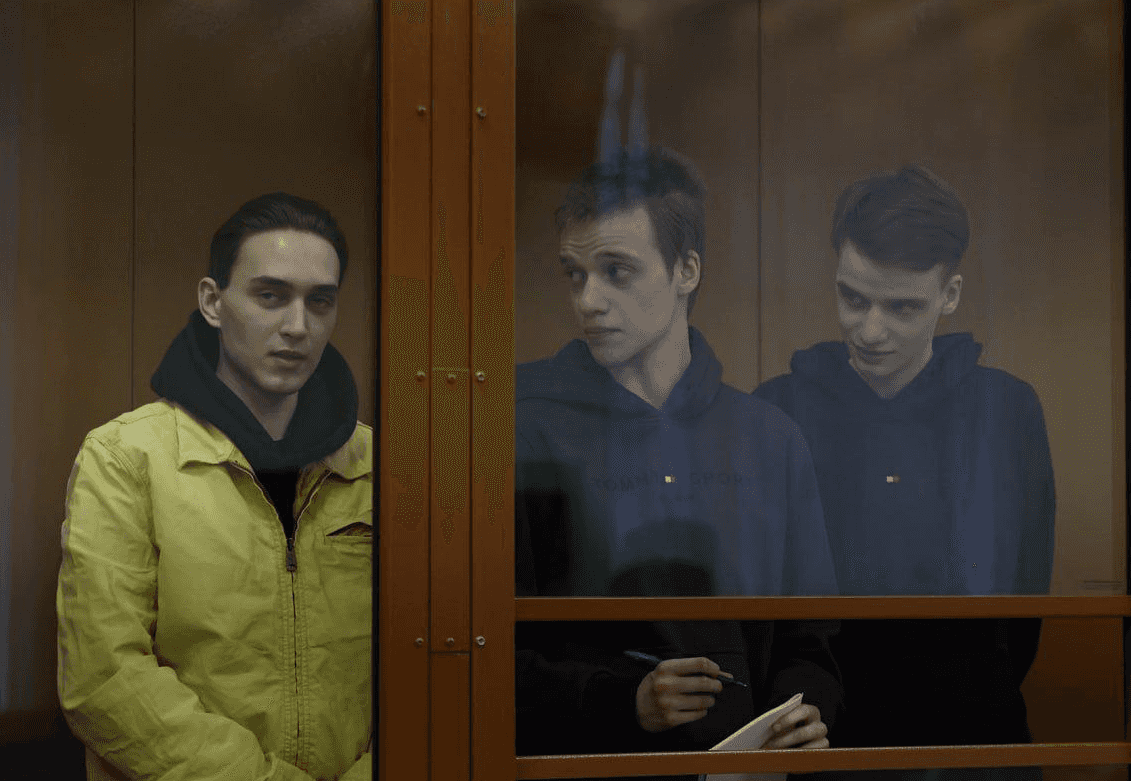 Фото военкомата, поджог релейных шкафов, переписки с неизвестными. За что в России сажали в феврале по статьям о «теракте» и «диверсии»