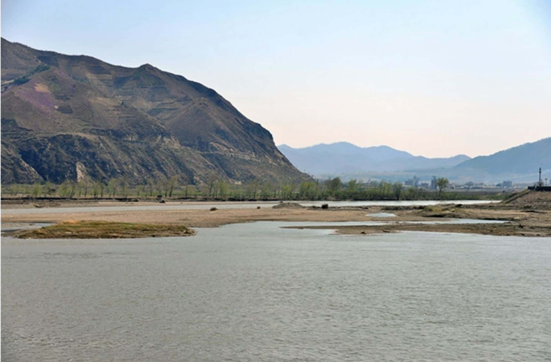 Россия и КНДР начали строительство автомобильного моста через пограничную реку