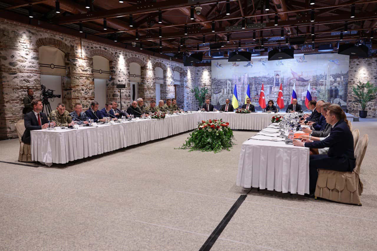 Угрозы Москвы, «оторванные от реальности» требования, обмен пленными. Итоги встречи Украины и России в Стамбуле