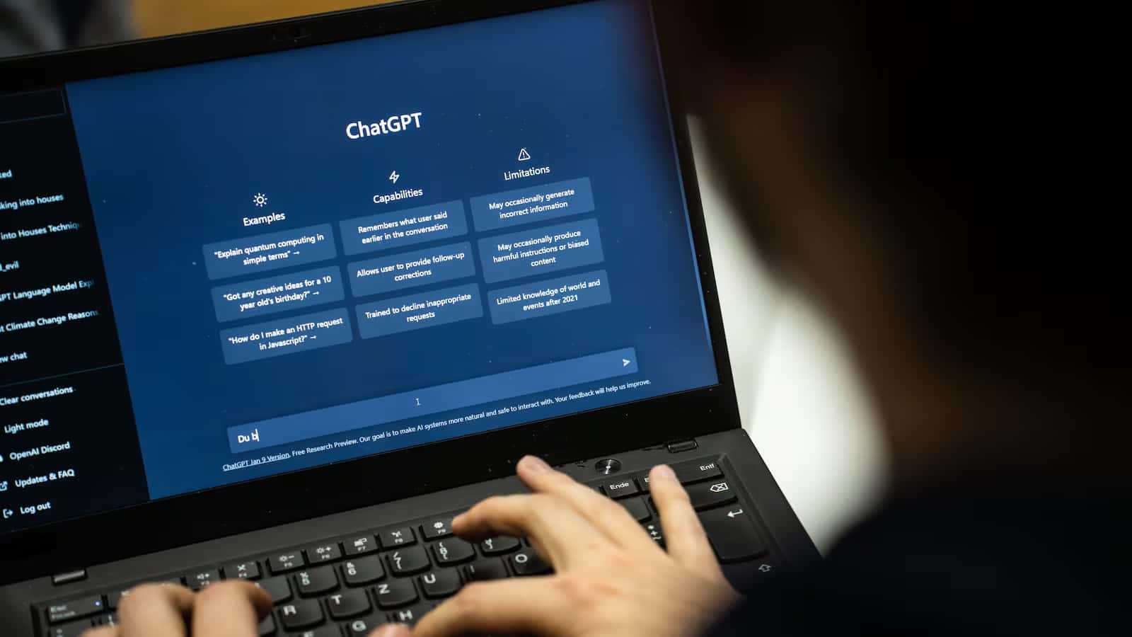 Британские студенты перестают списывать и переходят на ChatGPT, чтобы обмануть преподавателей — исследование