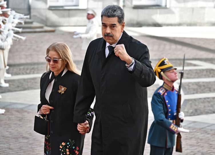 Трамп: США захватили президента Венесуэлы и вывезли его из страны вместе с женой