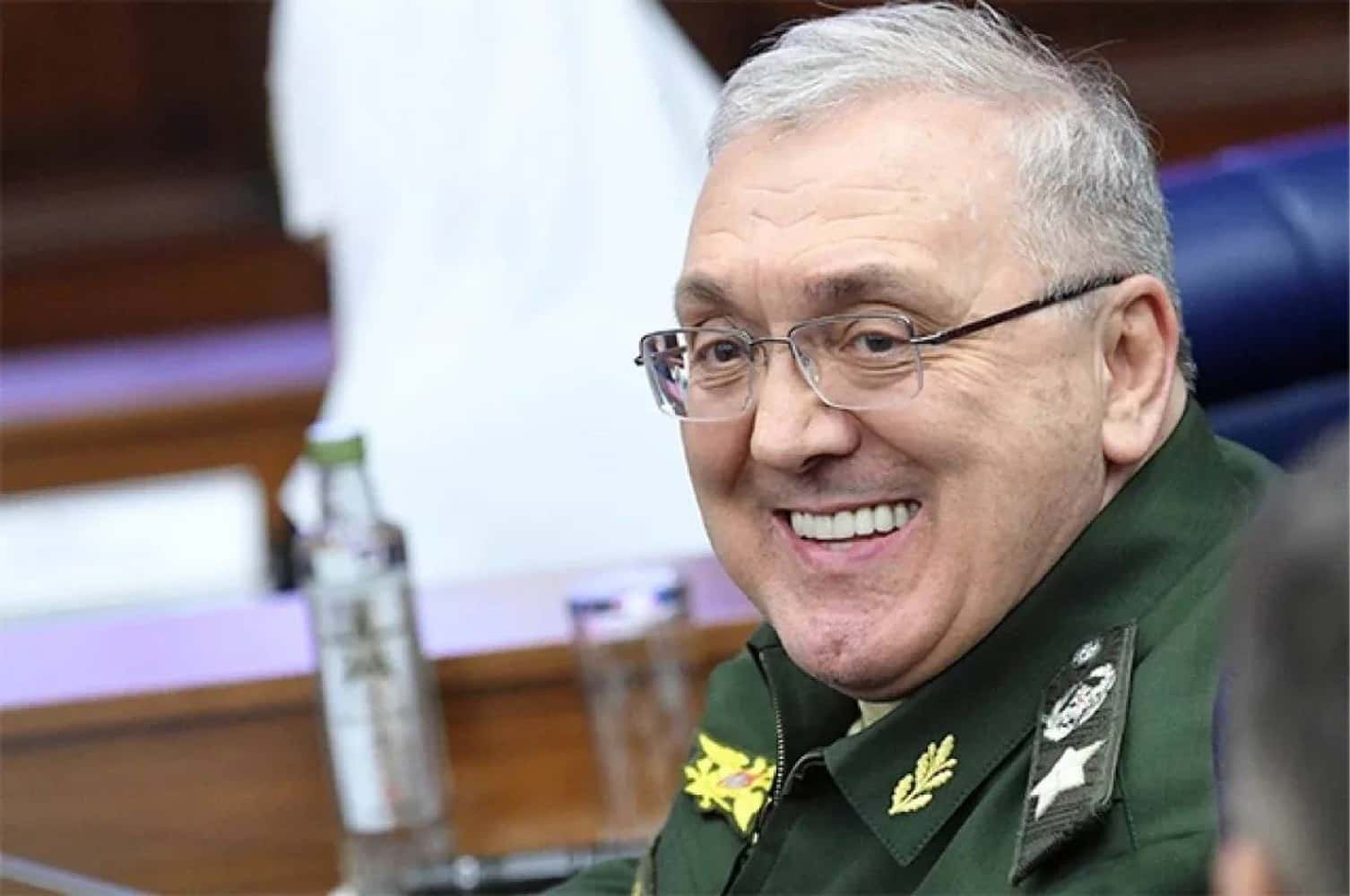 Бывшего первого заместителя Шойгу Руслана Цаликова отправили под домашний арест, хотя по делу о преступном сообществе ему грозит от 15 лет